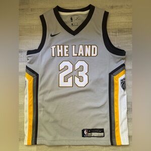 Cleveland Cavaliers LeBron James Basketball Jersey